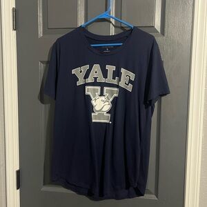 Yale tshirt